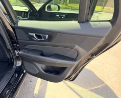 Volvo V60 2.0/140 kw D4, Momentum