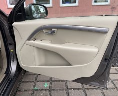 Volvo V70 2.5 D5/151kw, Momentum